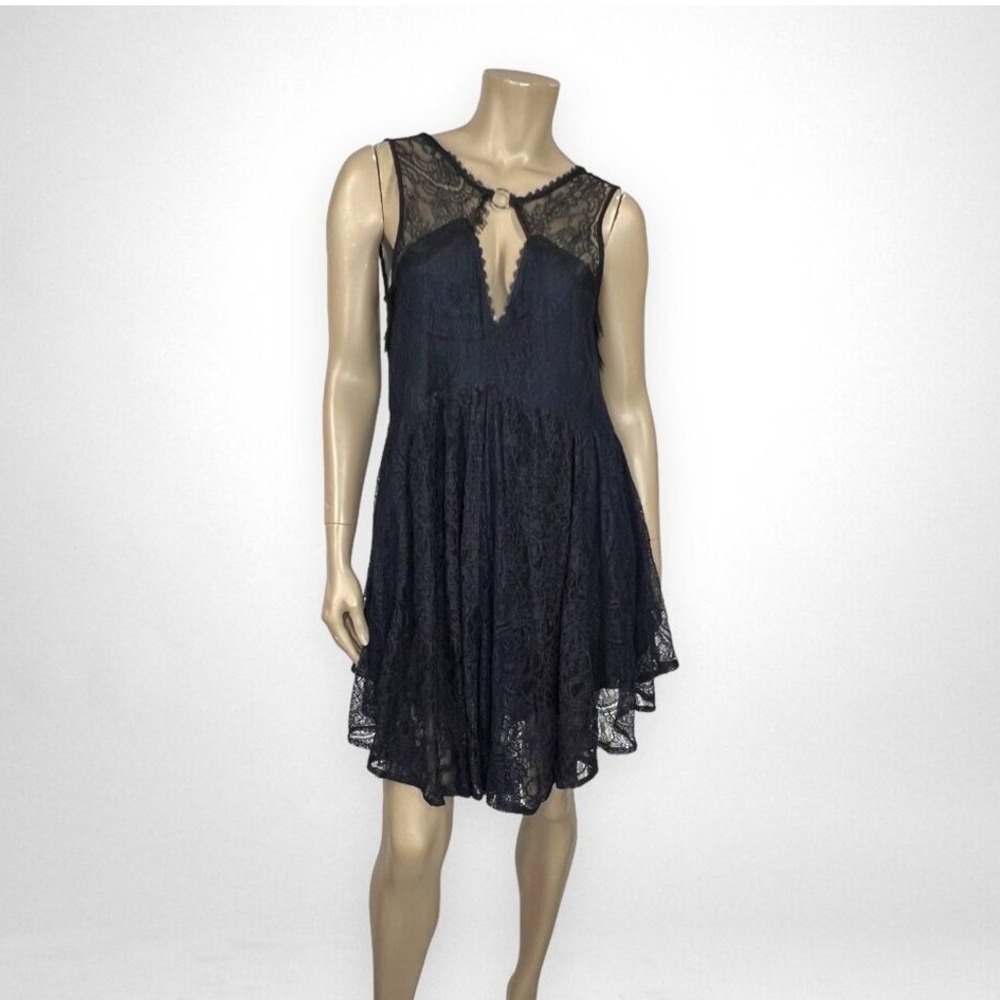 FREE PEOPLE Don't You Dare‎ Lace Black Dress M